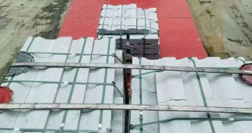 北京 芝麻白仿形加直形路沿石出货日常