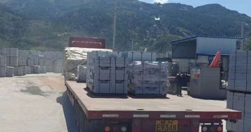 北京 芝麻白仿形路沿石，直形路沿石