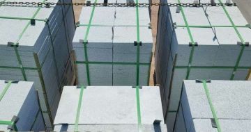 北京 芝麻白花岗岩5公分地铺石 花岗岩厂家工厂装车日常