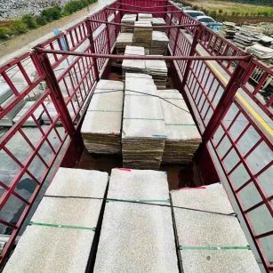 北京 黄金麻花岗岩荔枝面，光面毛板装车完成