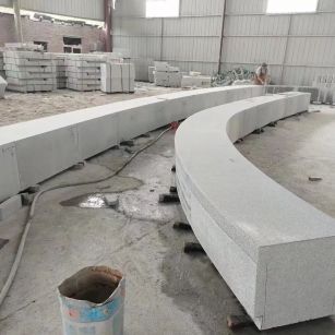 北京芝麻白花岗岩石板材 园林光面弧形坐凳