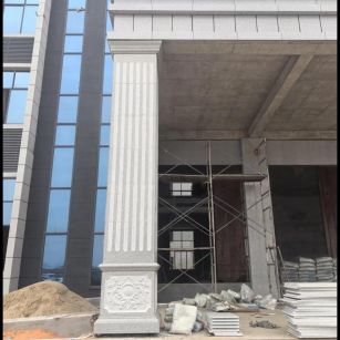 北京 芝麻白光面花岗岩门楼大柱（罗马柱）配雕花底座