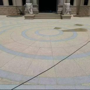 北京 黄金麻芝麻灰花岗岩石材地铺拼接效果