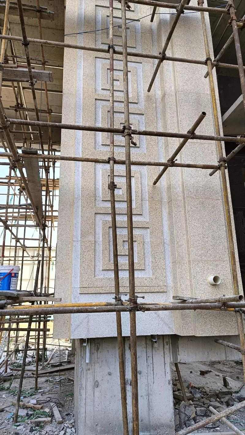 北京 黄金麻花岗岩别墅外墙干挂回纹造型效果