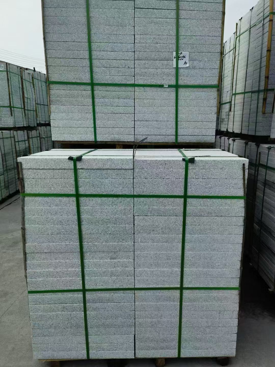 北京 芝麻白火烧，园林广场市政工程地铺石，1.8~5.0厚均有现货