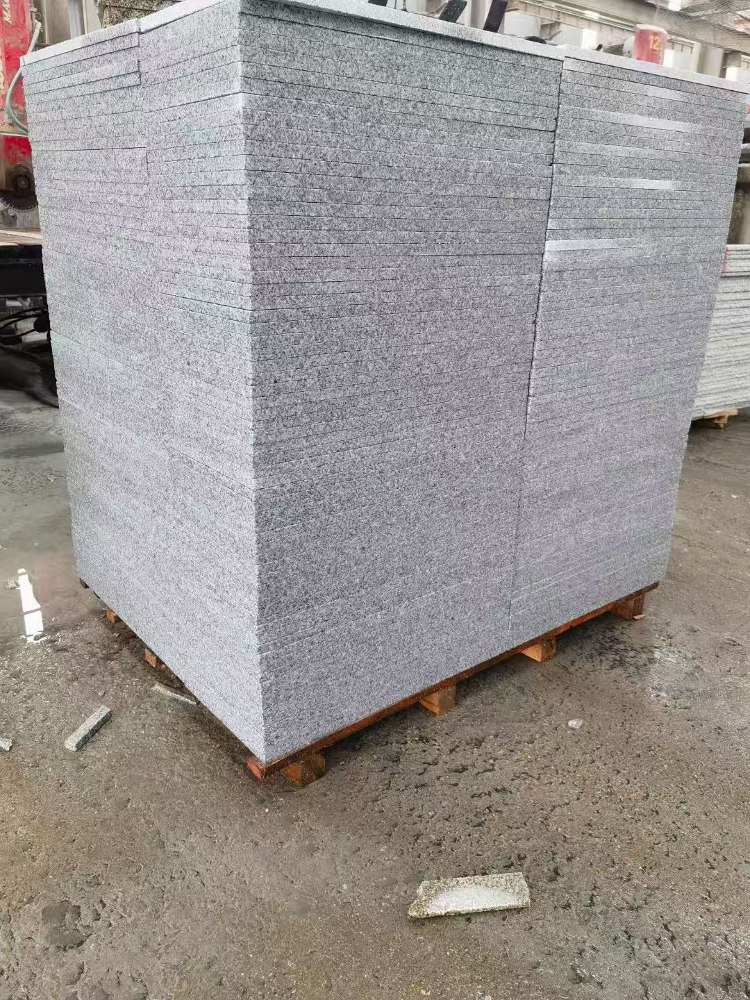 北京 芝麻白火烧面1.8厚300*600地铺石，尺寸标准，厚薄均匀