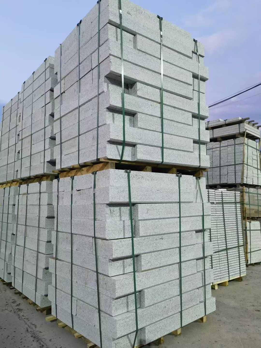 北京 芝麻白花岗岩路沿石，路缘石，路肩石，道牙，立缘石，马路牙子，街沿石，侧石等