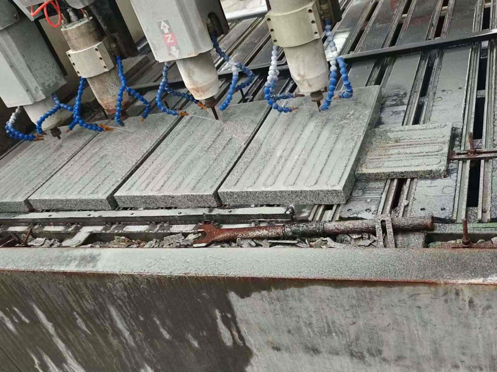 北京 芝麻白花岗岩荔枝面盲道雕刻