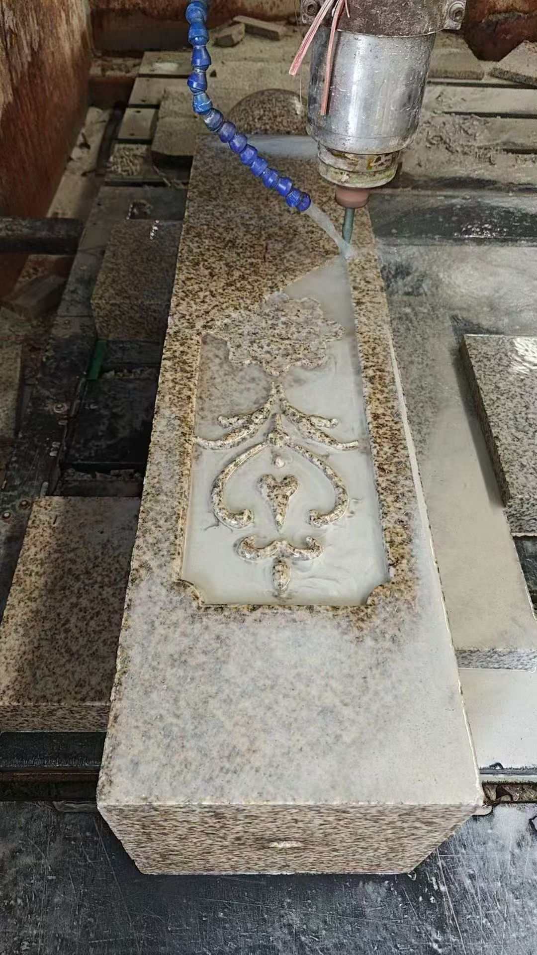 北京 黄金麻花岗岩异形加工雕刻栏杆大柱