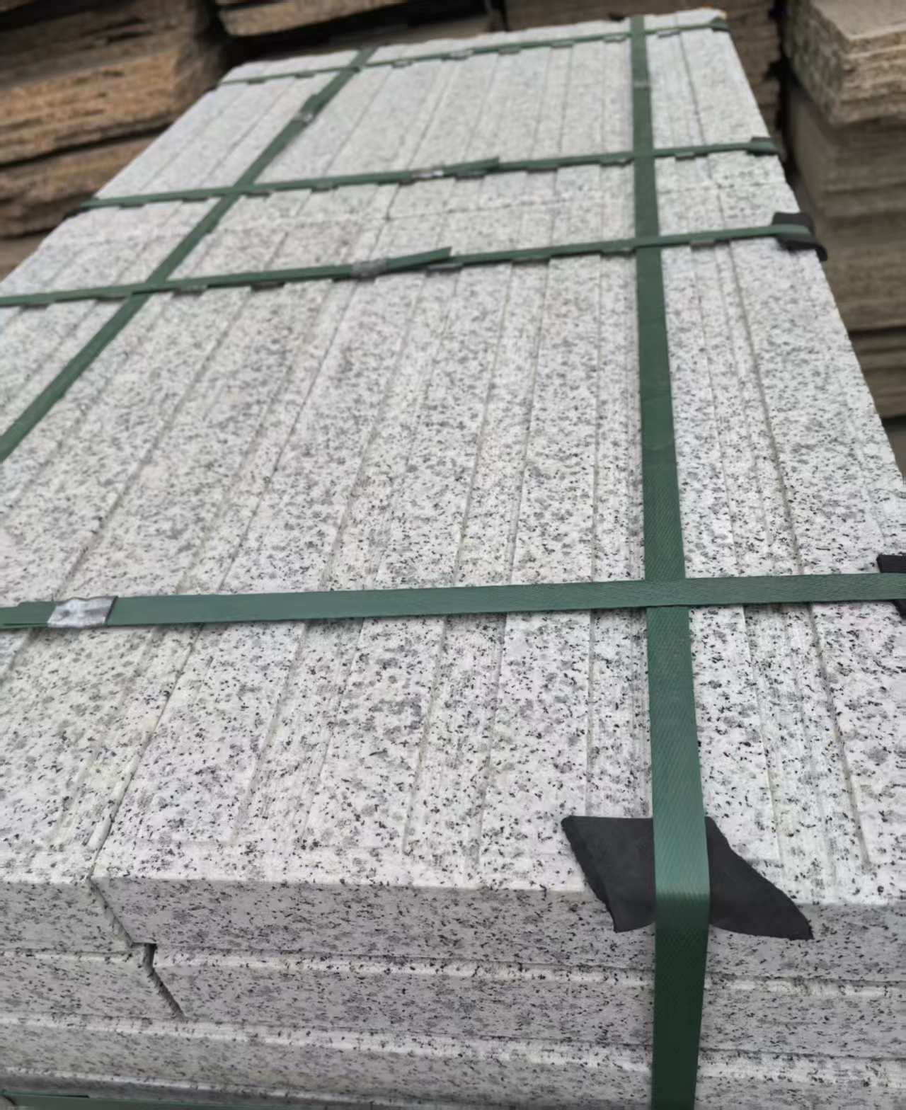 北京 白麻花岗岩直行盲道石，盲条，地铺石