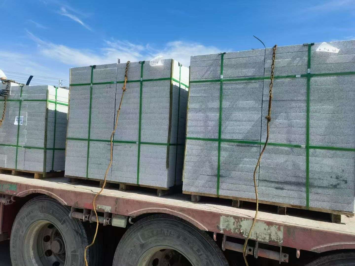 北京 芝麻白花岗岩地铺石装车日常