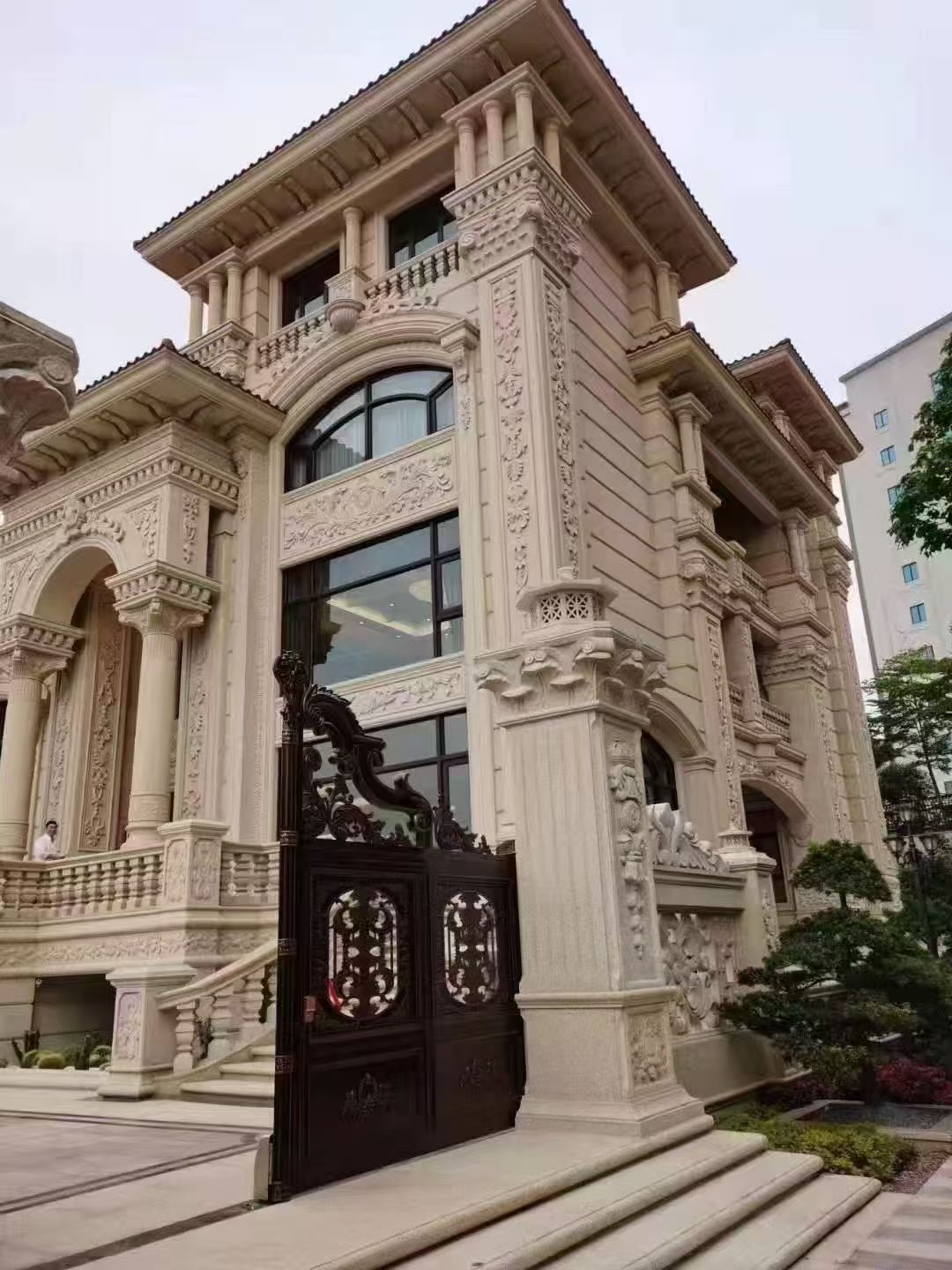 北京 黄金麻花岗岩别墅外墙干挂效果展示